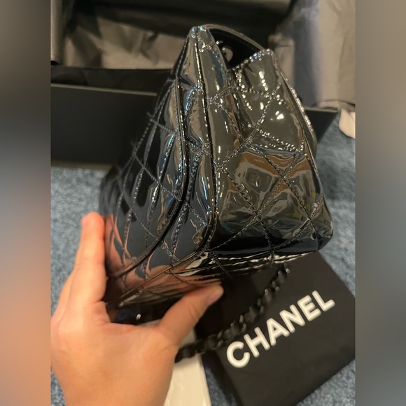 Chanel Mini Square So Black in Patent Leather 21B - Picture 11 of 16